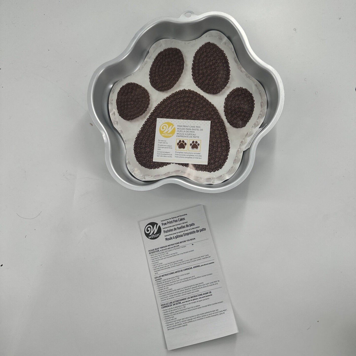 Animal Paw Print novelty Cake Pan 11" Wilton #2105-0252 New