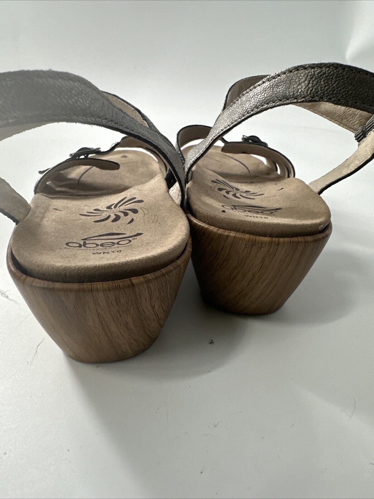 ABEO B.I.O.system® Daelle Orthotic Sandals Metallic Sz 10