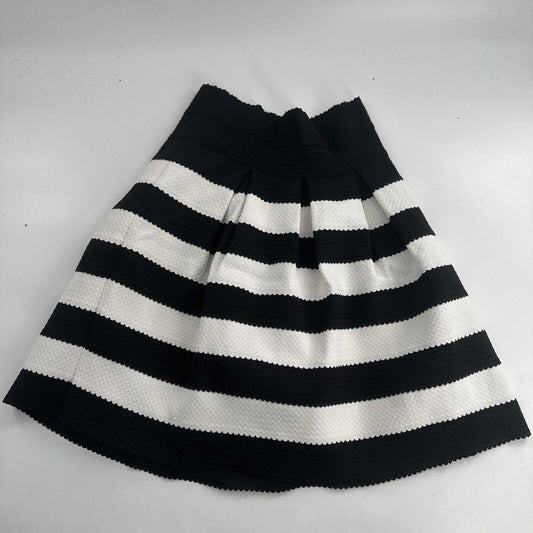 Ann Taylor Black/White Striped Pleated Women’s Casual Skirt. Size 2